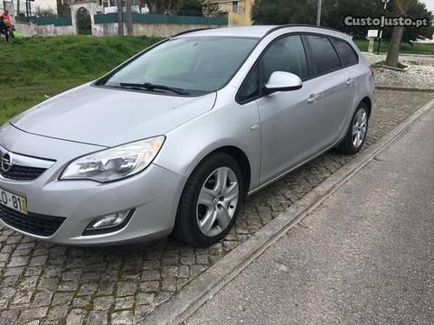 Opel Astra SportsTourer - 11