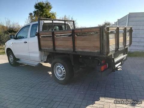 Toyota Hilux 2.5D 4WD 3Lugares - 14