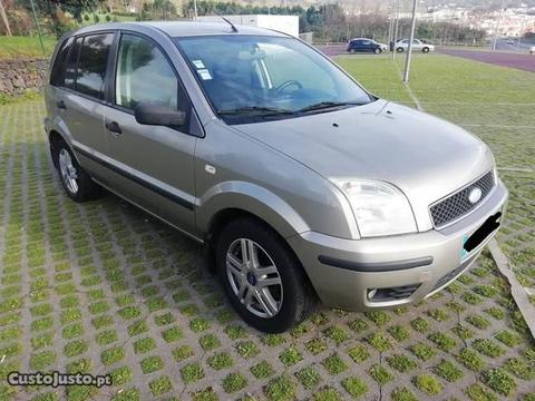 Ford Fusion TREND 1.2 - 04