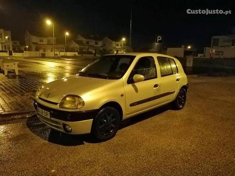 Renault Clio 1.9dci hi - 00