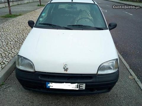 Renault Clio 1.9 D - 97