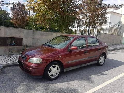 Opel Astra 1.4i Club - 00