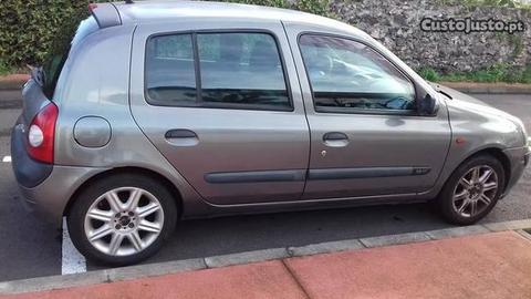 Renault Clio 1.2 16v - 02