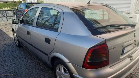 Opel Astra 5 portas - 99