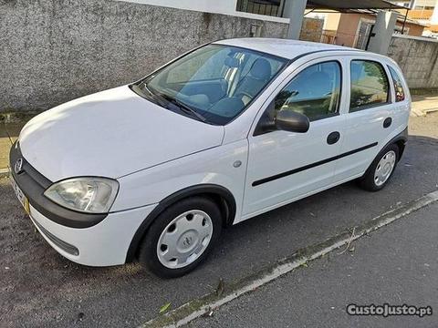 Opel Corsa C 1.7 DTI - 01