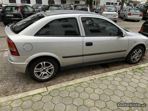 Opel Astra comercial - 03