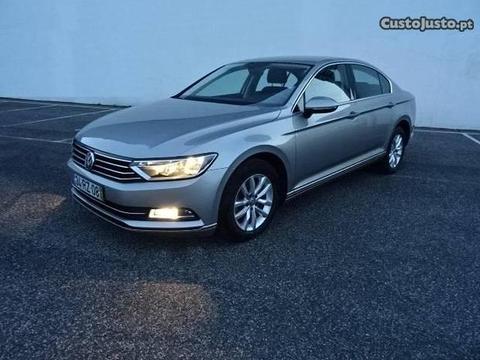 VW Passat 2.0 TDI Confortline - 16