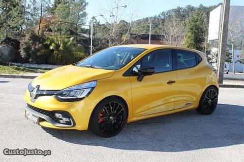 Renault Clio RS Trophy 220cv - 17