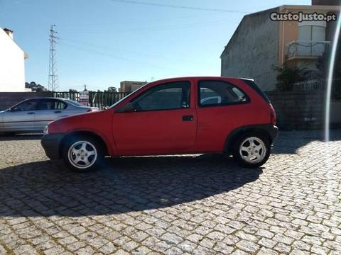 Opel Corsa Três portas - 93