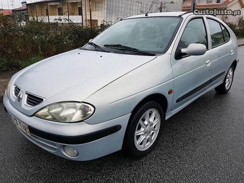 Renault Mégane 1.4 16v fairway - 02