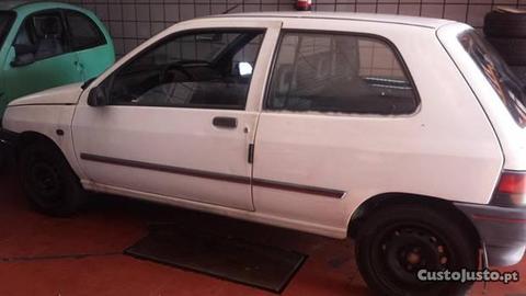 Renault Clio 1.9d - 93