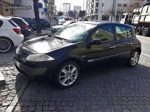 Renault Mégane 1.5DCI A/C R17 - 03