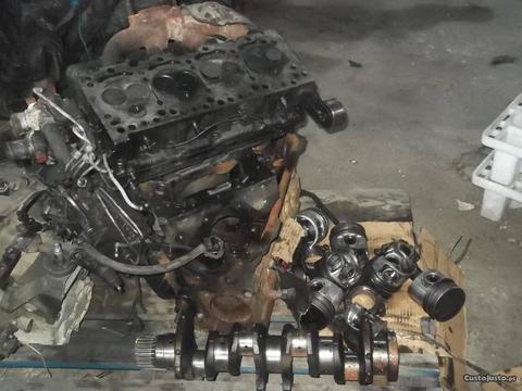 motor iveco bonba ingetora turbo 2.5td desmontado