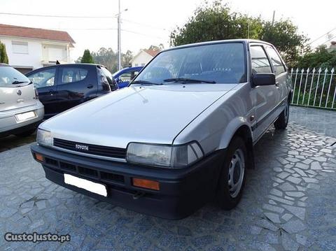 Toyota Corolla DX 1.3 12v Hatch 3P - 85