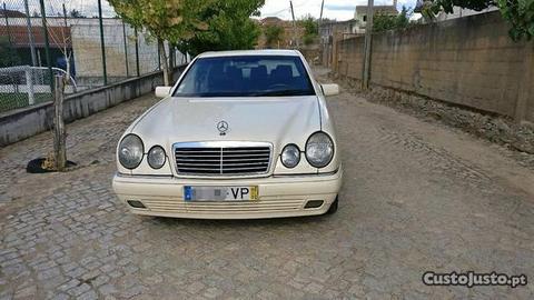 Mercedes-Benz E 200 Elegance - 99