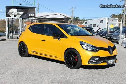 Renault Clio RS Trophy 220cv - 17