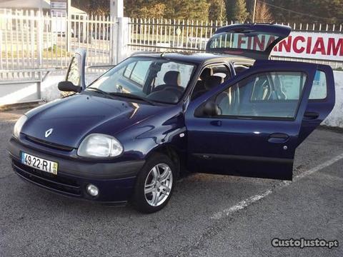 Renault Clio APROVEITE - 01