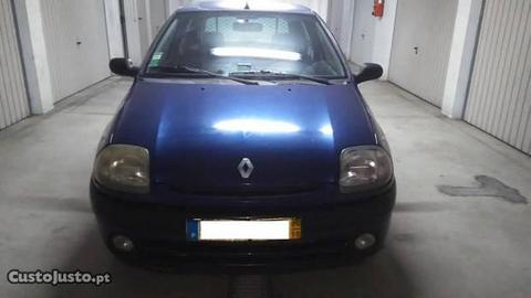 Renault Clio 1.9D - 00