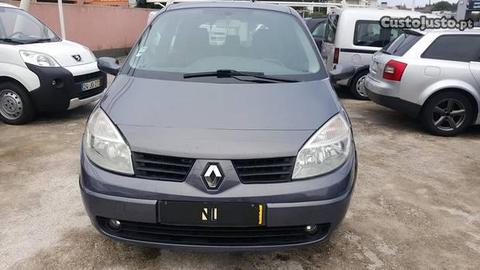 Renault Scénic 1.5 DCI - 06