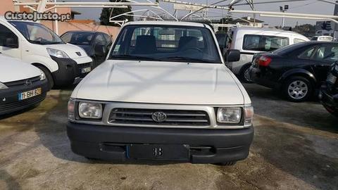 Toyota Hilux 2.4 D caixa aberta - 01