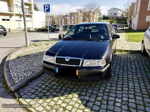 Skoda Octavia 1.6 Elegance - 01