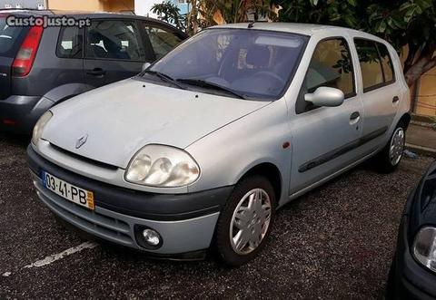 Renault Clio 1.2cc RXE - 00