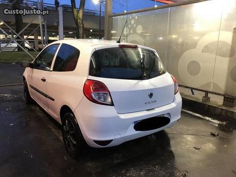 Renault Clio 1.5 - 09