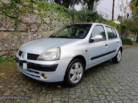 Renault Clio 1.5 DCI 5 LUG C/AC - 01