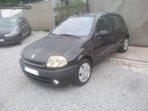 Renault Clio 1.9dti - 01