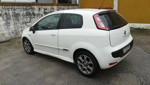 Fiat Punto Evo 1.3 JTD 5Lugares - 12