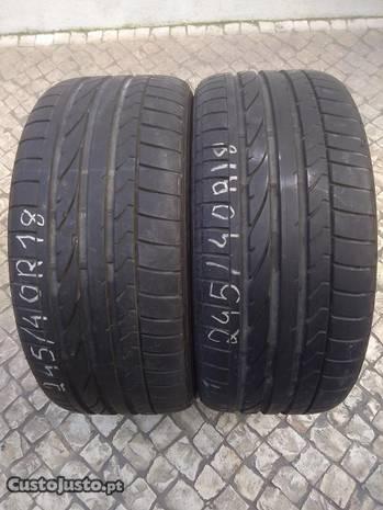 Pneus Bridgestone 245/40 R18 impecáveis