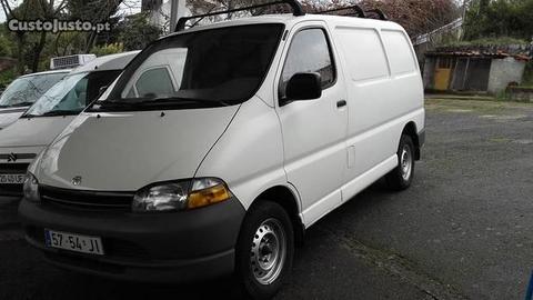 Toyota HiAce 2.4CC 3 lugares - 97