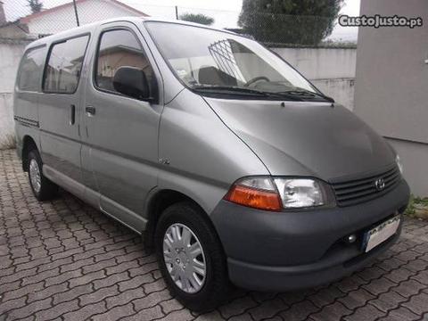 Toyota HiAce 2.4 D4D 6Lugares - 04