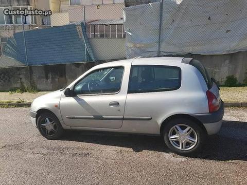 Renault Clio 1.5 dci van - 01