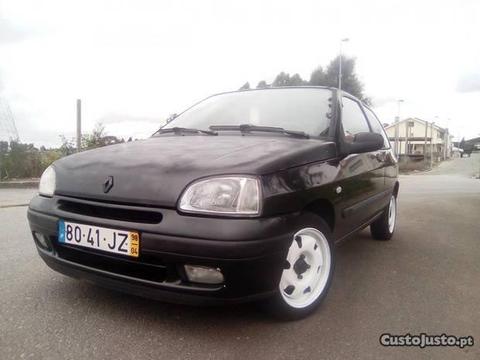 Renault Clio 1.9D - 98