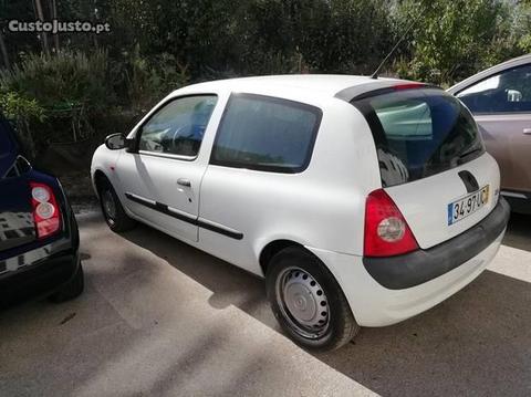 Renault Clio Comercial - 02