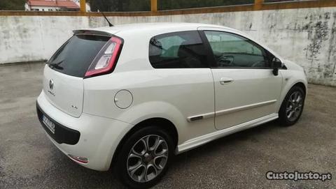 Fiat Punto Evo 1.3 JTD 5Lugares - 12