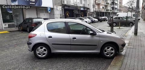 Peugeot 206 1.1 gasolina - 01