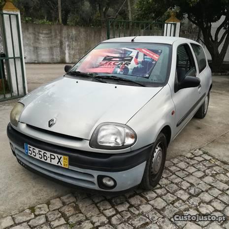 Renault Clio 1.9 D 2lug - 00