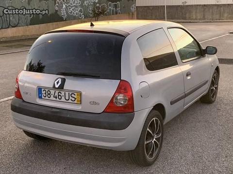 Renault Clio 1.5 DCI - 03