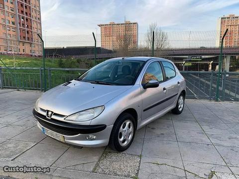 Peugeot 206 1.4 XR - 01