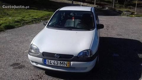 Opel Corsa 1.0 12v (100.000kms) - 98