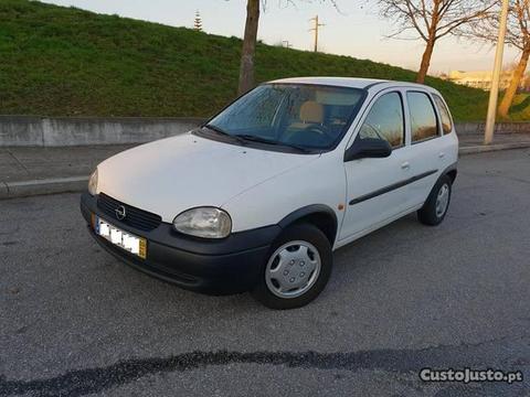 Opel Corsa 1.5 td/ 5 lugares - 00