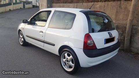 Renault Clio DCI VAN - 02