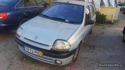 Renault Clio 1.2 16v 5 portas - 99