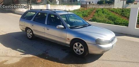 Ford Mondeo 1.8TD - 01