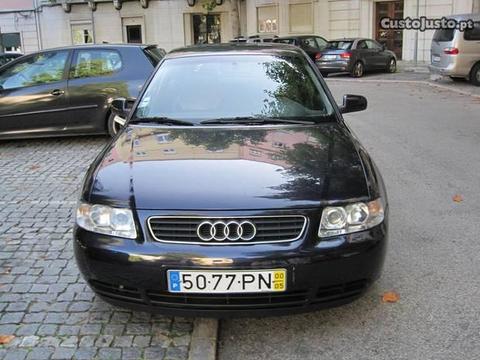 Audi A3 1.6 i Full Extras - 00