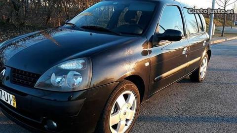 Renault Clio 1200cm3 com ar.cond - 02