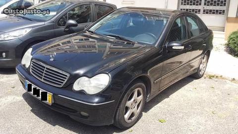 Mercedes-Benz C 200 muito estimado - 01