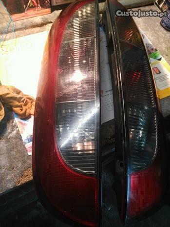 Farol esquerdo Opel Corsa C